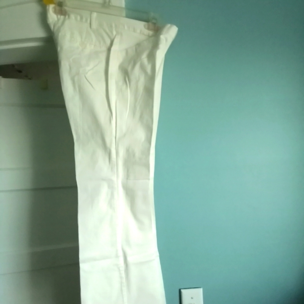 Limited sz 6 white pants.